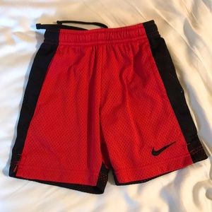 Nike basketball shorts boys 4/XS